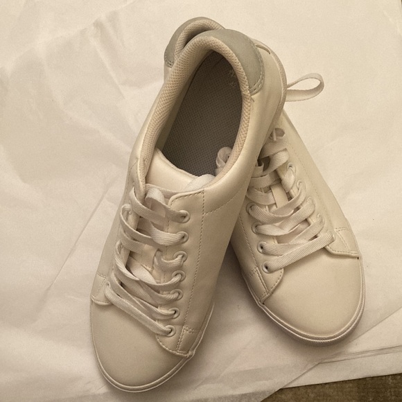 H & M White Sneakers - Picture 8 of 10